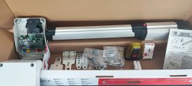Kit automatizare porti batante max.2x4m, 24V BFT Phobos BT KIT B40